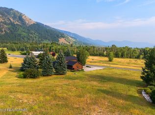 1069 Cedar Creek Dr, Thayne, WY 83127