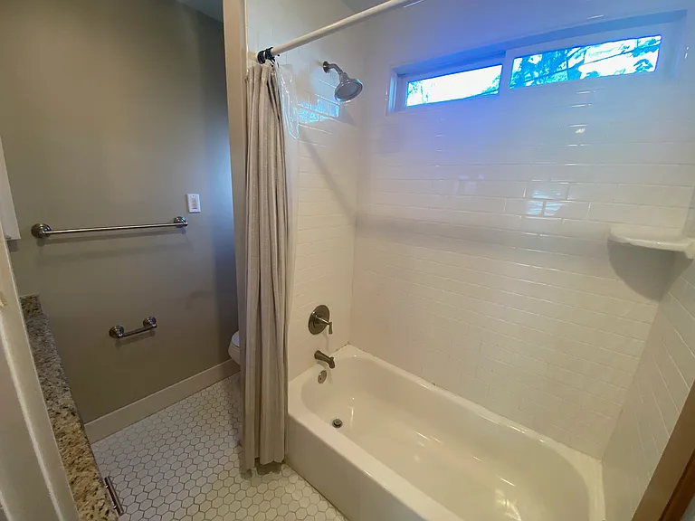 1230 Cortlandt St #7 — Photo 8