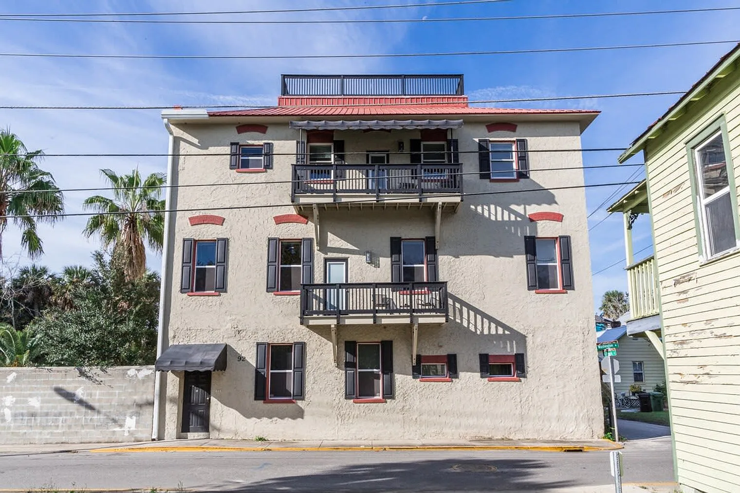 3 bed, 3.0 bath, 2292 sqft, $3,038 — Photo 4