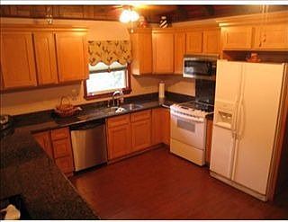 2nd image of 524 Resor Ave