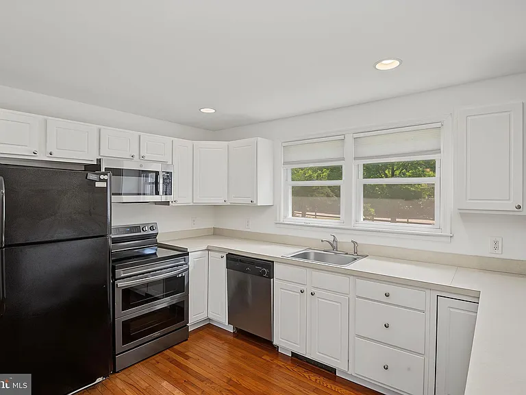 2315 English Creek Ave — Photo 7