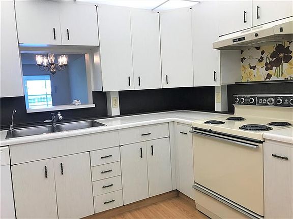 3rd image of 4702 Martinique Dr APT E3