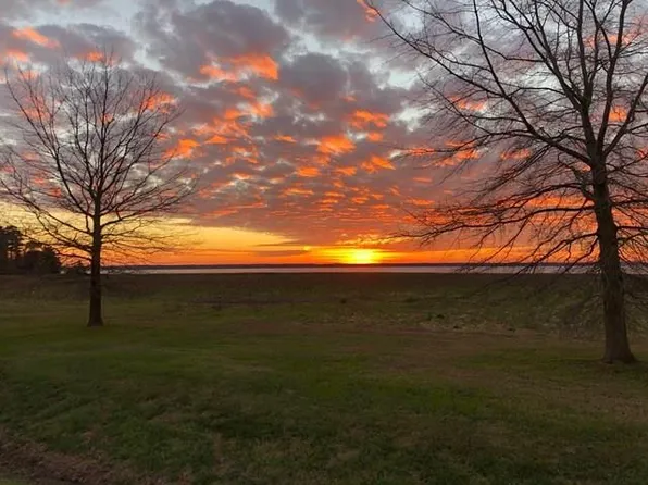 340 Courtney Rd, Lancaster, VA 22503