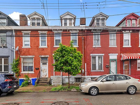 4th image of 1841 Locust St
