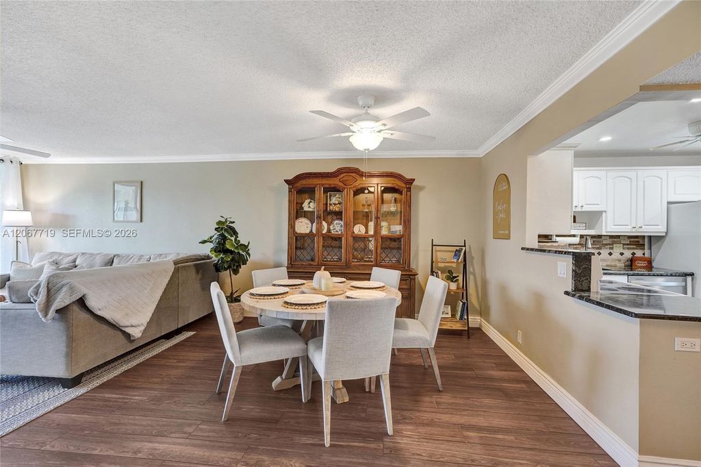 605 Oaks Dr APT 504, photo 6