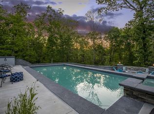 1449 Le Chesnay Dr, Centerton, AR 72719