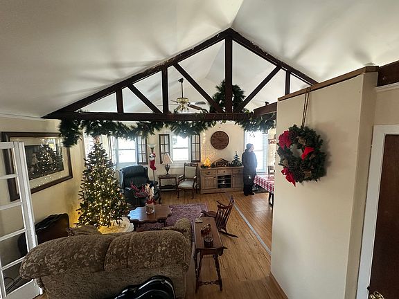 2nd image of 496 Mountainview Ave #B