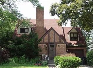 6938 N Kenton Ave, Lincolnwood, IL 60712