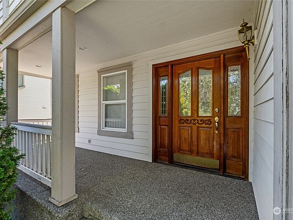 3rd image of 5810 66th Avenue W