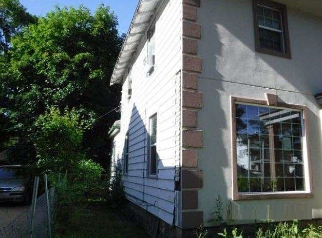 2nd image of 1216 Lay Blvd
