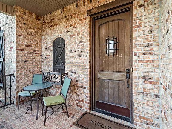 4th image of 110 Mandavilla Way