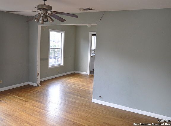 4th image of 811 Venice St