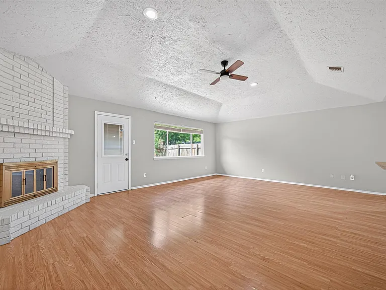 2310 Woodwind Dr — Photo 7