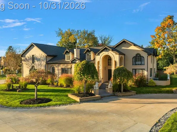 21365 Goldsmith St, Farmington Hills, MI 48335
