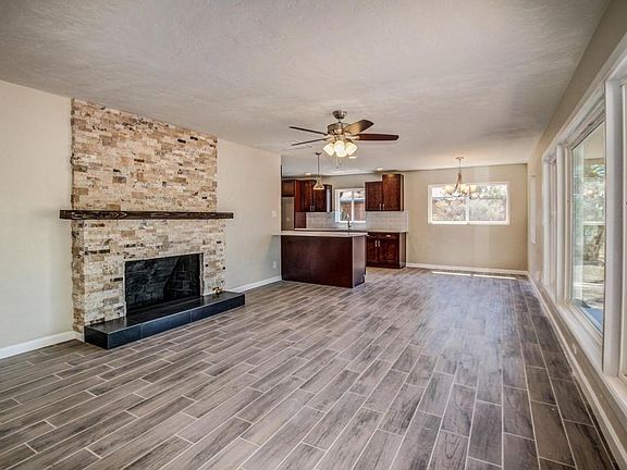 4th image of 3002 E Loretta Dr