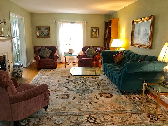 4th image of 537 Losey Blvd N