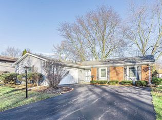 170 Old Mill Grove Rd, Lake Zurich, IL 60047