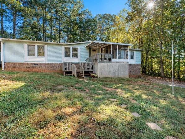 1904 Lake Cunningham Rd, Greer, SC 29651