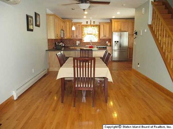 5th image of 106 Arlington Ave