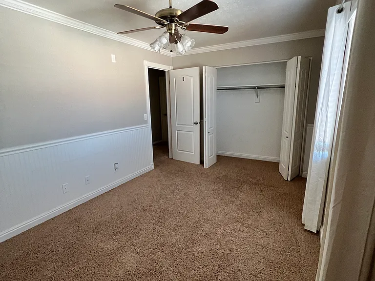 630 Spring Cir #B — Photo 6