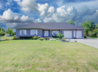 17 Minto Pines Rd, Minto, ON N0G2L0
