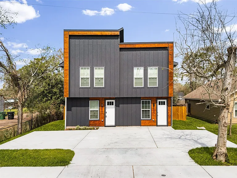 8001 Talton St #B — Photo 2