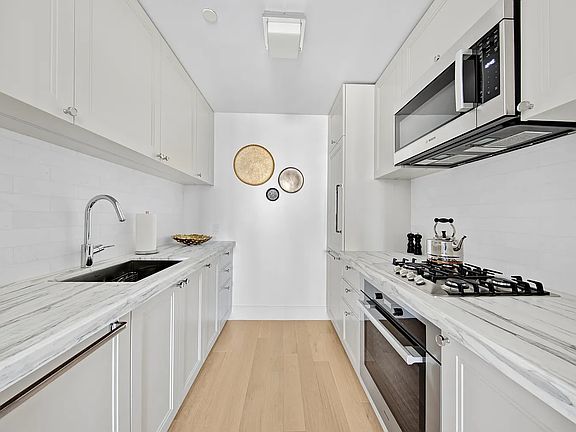 3rd image of 389 E 89th St APT 15A