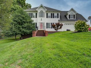 106 S Pointe Ct, Kingsport, TN 37663