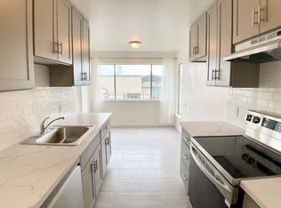 3090 Vicente St #207, San Francisco, CA 94116
