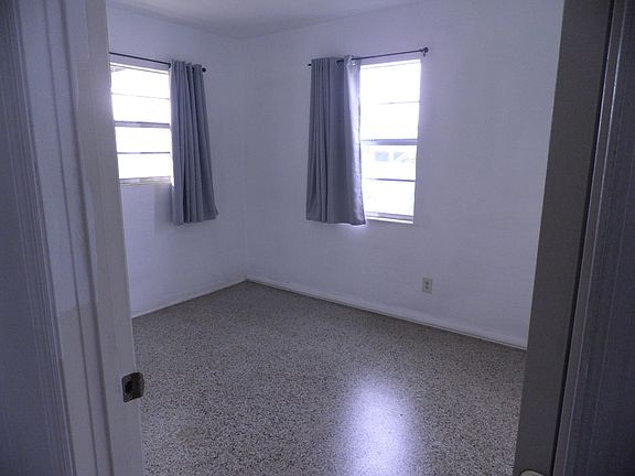 5th image of 130 Boynton Blvd #1