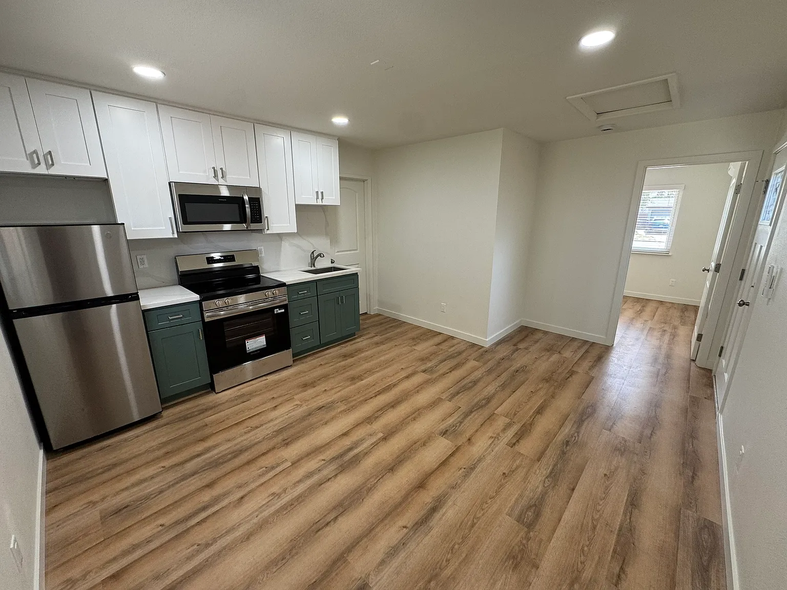 1 bed, 395 sqft, $1,800 — Photo 1