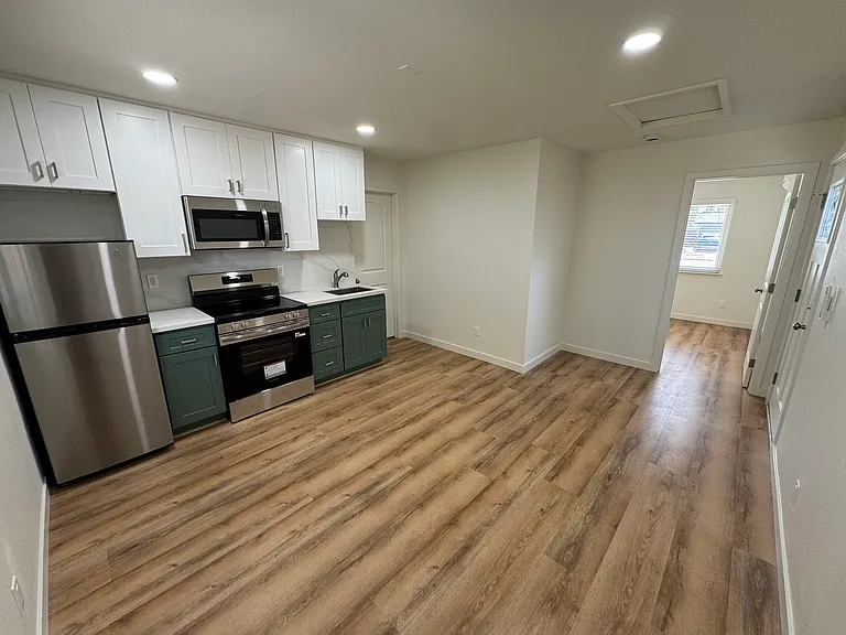 1281 Hartley Ave #B — Photo 1
