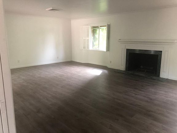 3rd image of 2720 Idlewood Ln