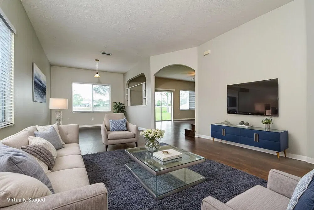 4 bed, 2.5 bath, 2422 sqft, $2,410 — Photo 4