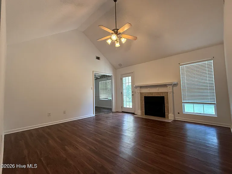 4907 Creek Bottom Ct — Photo 2