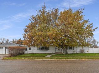 1109 4th Ave E, Williston, ND 58801