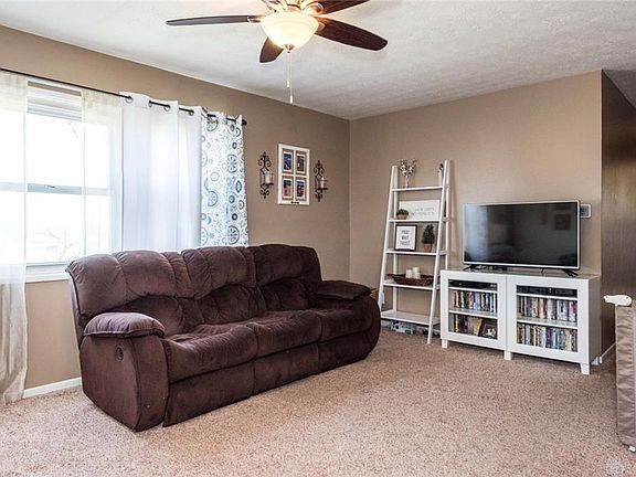 5th image of 2848 Nacoma Pl