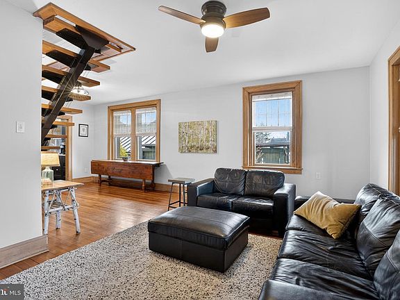 5th image of 623 Sugars Bridge Rd