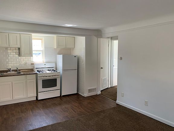 4th image of 18424 Lake Shore Blvd APT 8