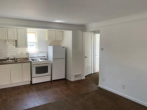 18424 Lake Shore Blvd #5 Photo 1 18424 Lake Shore Blvd #5 Photo 1