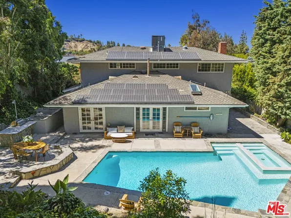 3527 Alana Dr, Sherman Oaks, CA 91403