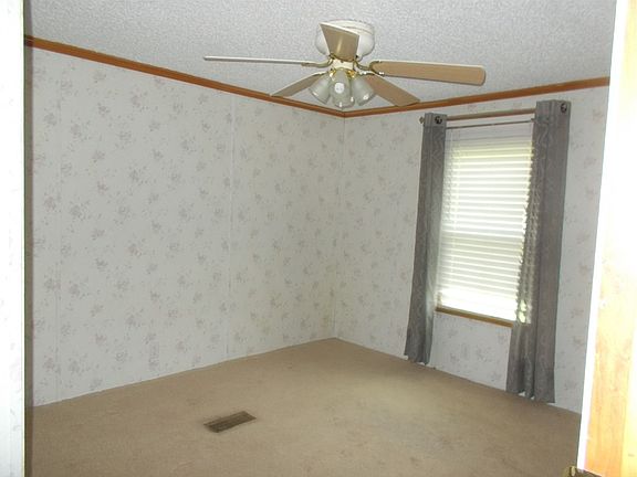 5th image of 2090 Butternut Dr