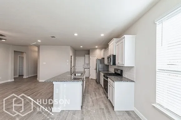 2436 Moon Ranch Dr — Photo 7