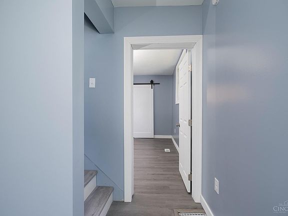 5th image of 129 W Collins Ave