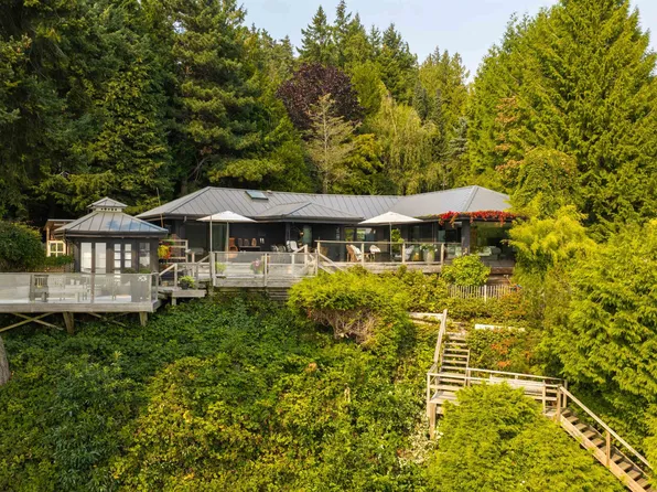 1801 Arbutus Point Rd, Bowen Island, BC V0N 1G2
