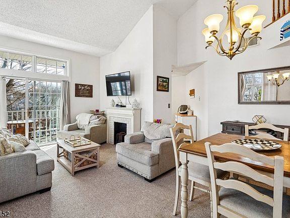 3rd image of 1317 Paddington Rd