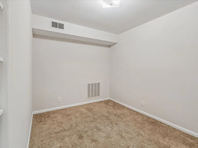 12001 Old Columbia Pike #12001-106 — Photo 11