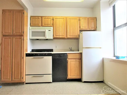 Rented by City Connections Realty | media 7