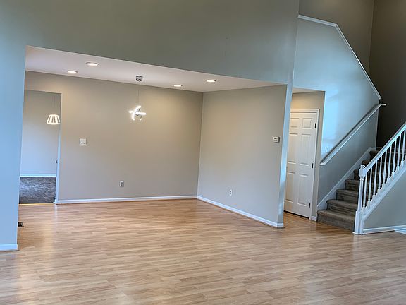 4th image of 3163 Falcon Ct