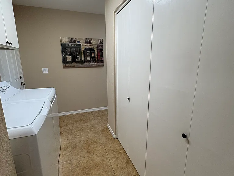 Huge storage in laundry area